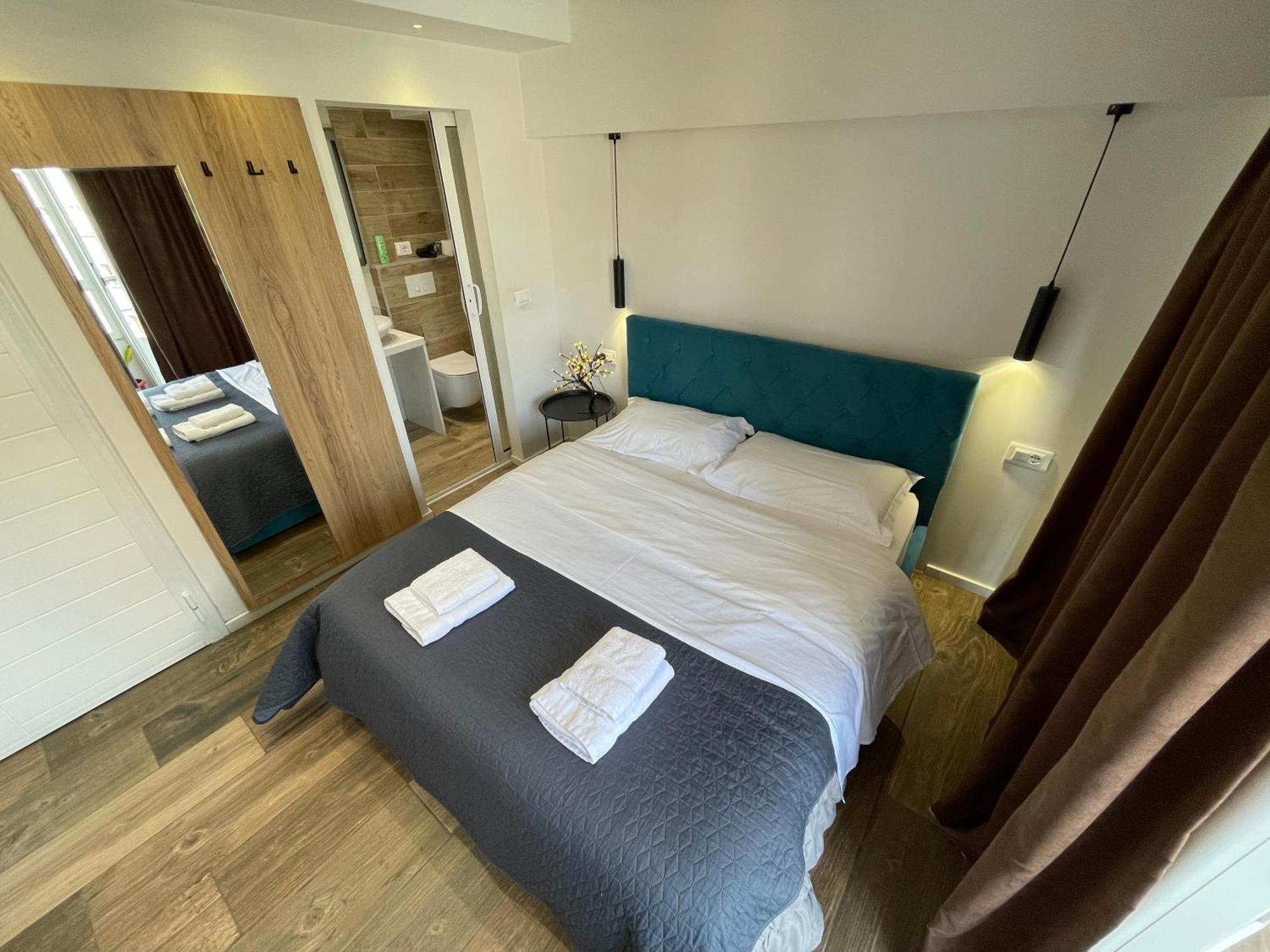 Boutique Central Studio Apartments Tirana Kültér fotó