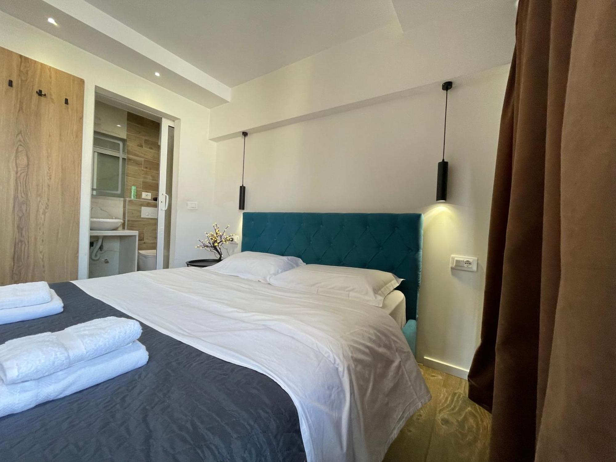 Boutique Central Studio Apartments Tirana Kültér fotó
